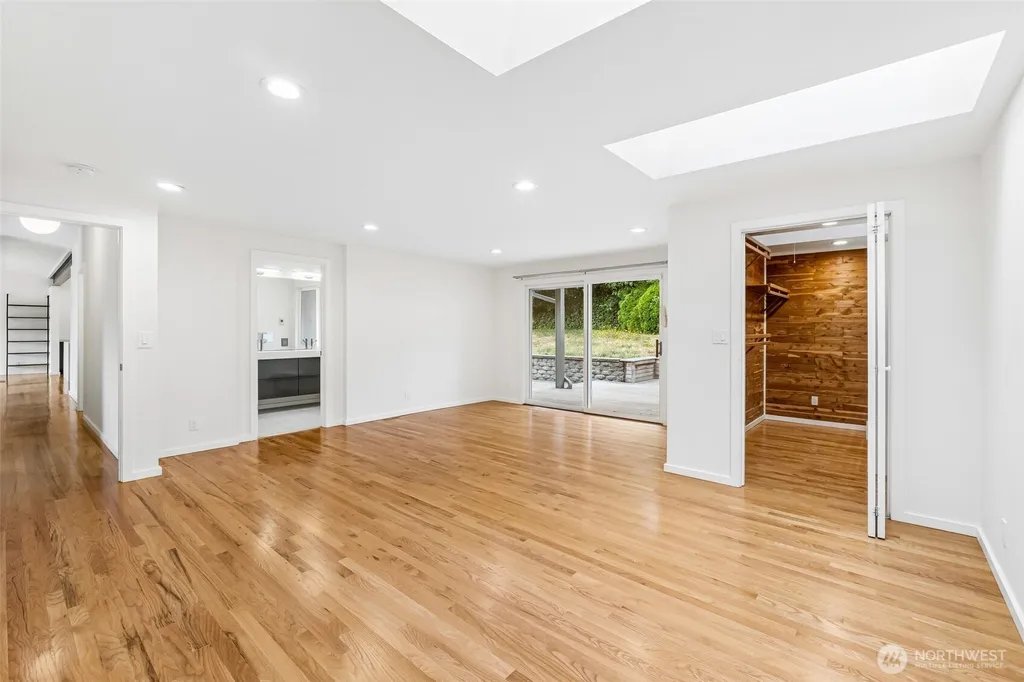 12456 SE 27th Street Bellevue WA 98005