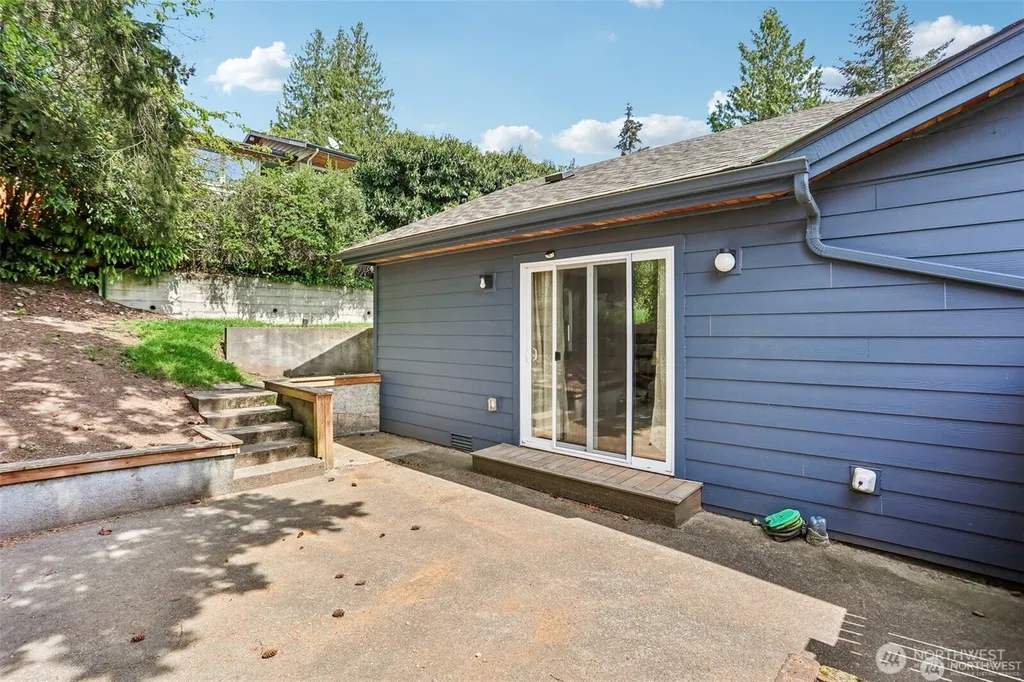 12456 SE 27th Street Bellevue WA 98005