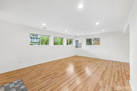 12456 SE 27th Street Bellevue WA 98005