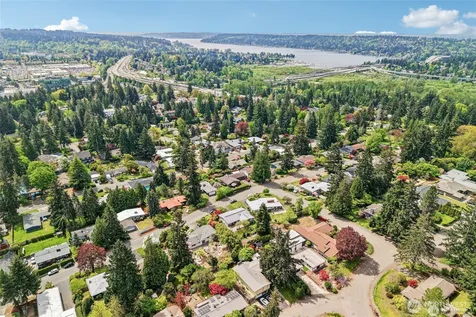 12456 SE 27th Street Bellevue WA 98005