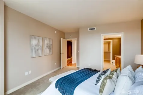 10610 NE 9th Place Bellevue WA 98004