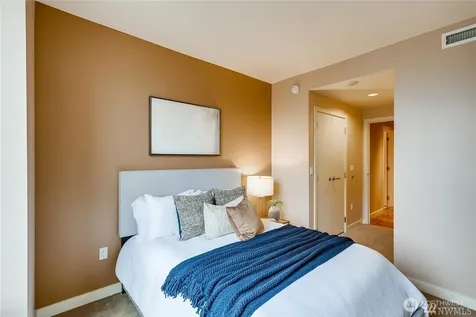 10610 NE 9th Place Bellevue WA 98004