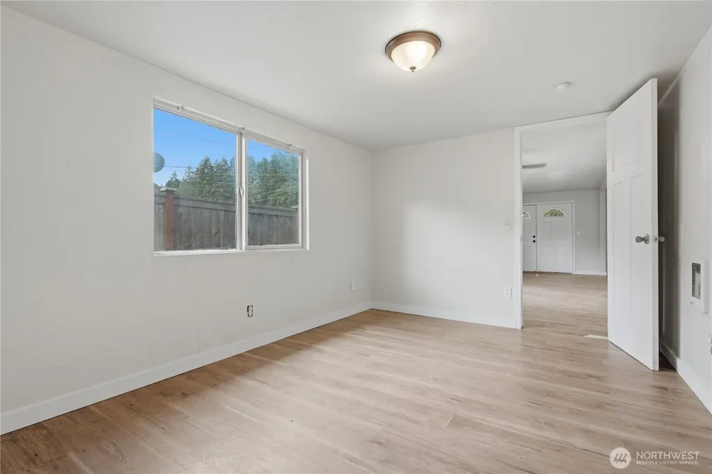 1126 Poindexter Avenue W Bremerton WA 98312