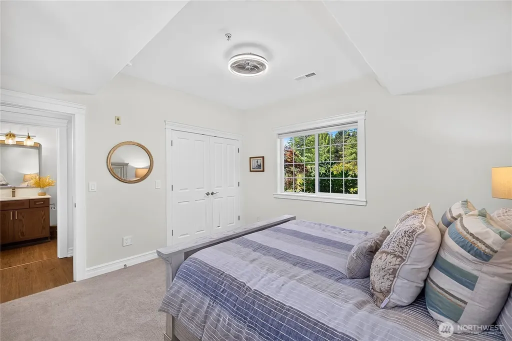2427 Sundown Court Anacortes WA 98221