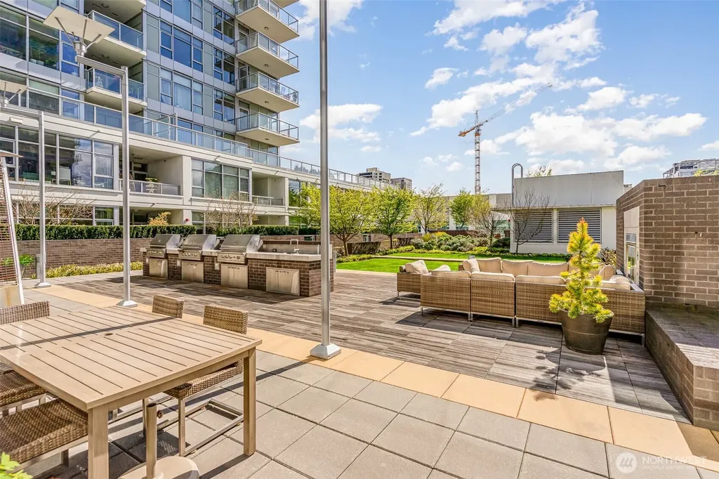 583 Battery Street Seattle WA 98112