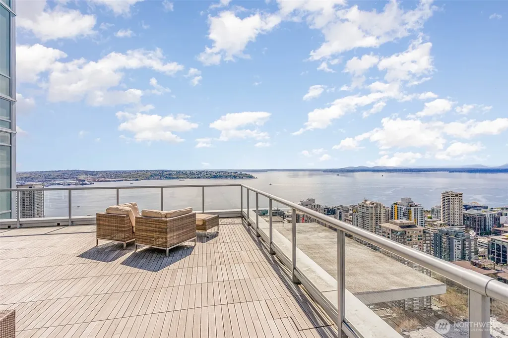 583 Battery Street Seattle WA 98112
