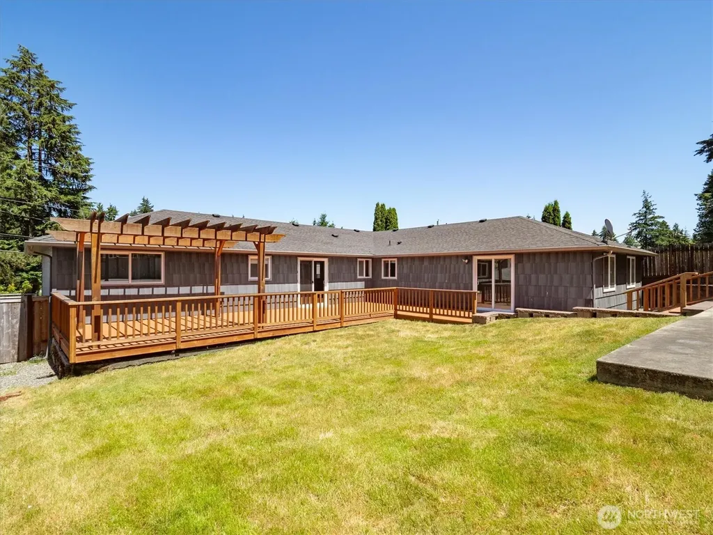605 S 198th Street Des Moines WA 98148