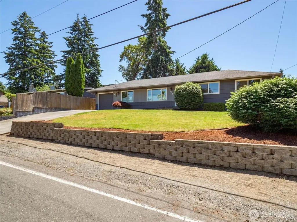 605 S 198th Street Des Moines WA 98148