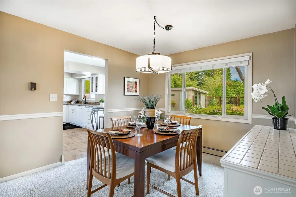 2808 Azalea Place Bellingham WA 98225