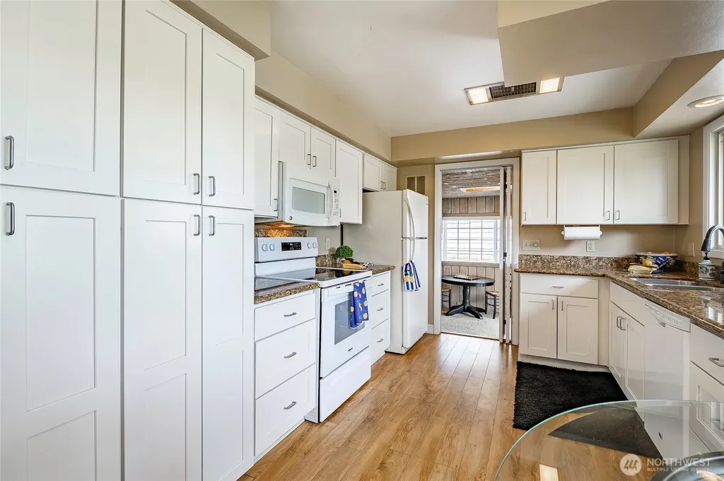 2808 Azalea Place Bellingham WA 98225