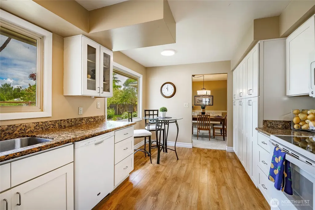 2808 Azalea Place Bellingham WA 98225