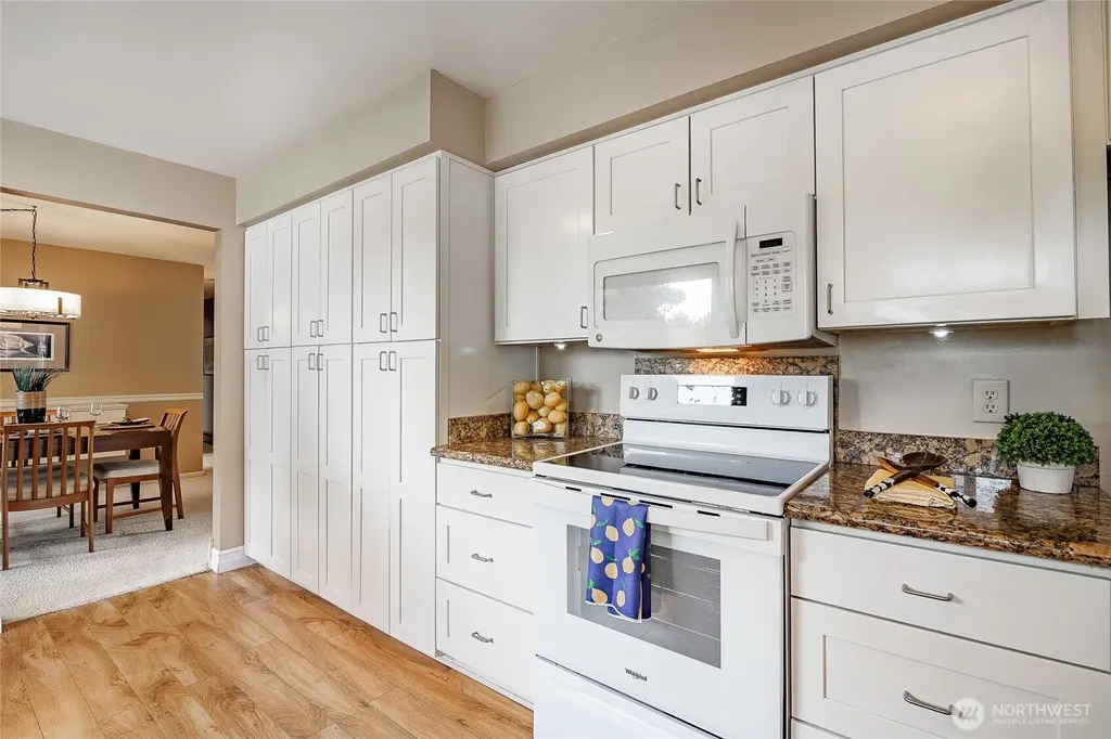 2808 Azalea Place Bellingham WA 98225