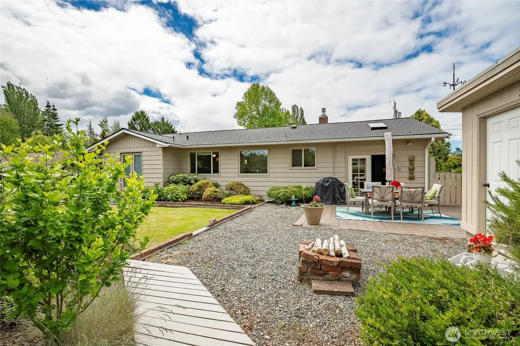 2808 Azalea Place Bellingham WA 98225