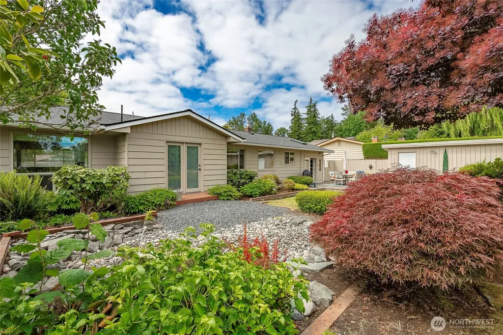2808 Azalea Place Bellingham WA 98225