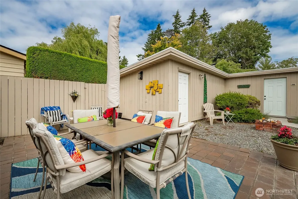 2808 Azalea Place Bellingham WA 98225
