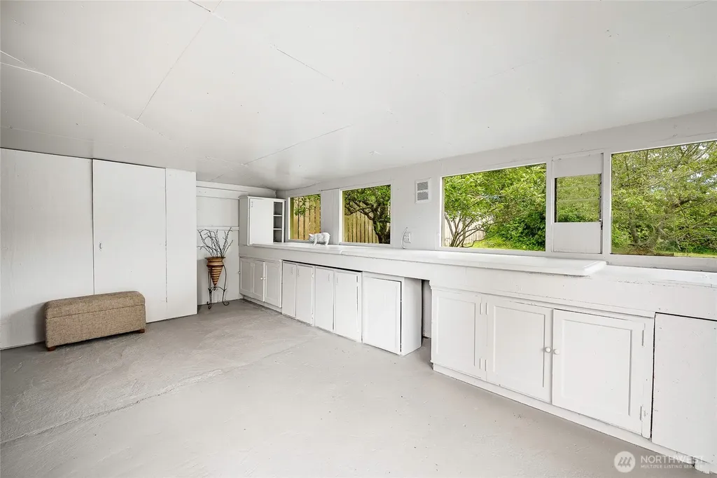 2808 Azalea Place Bellingham WA 98225