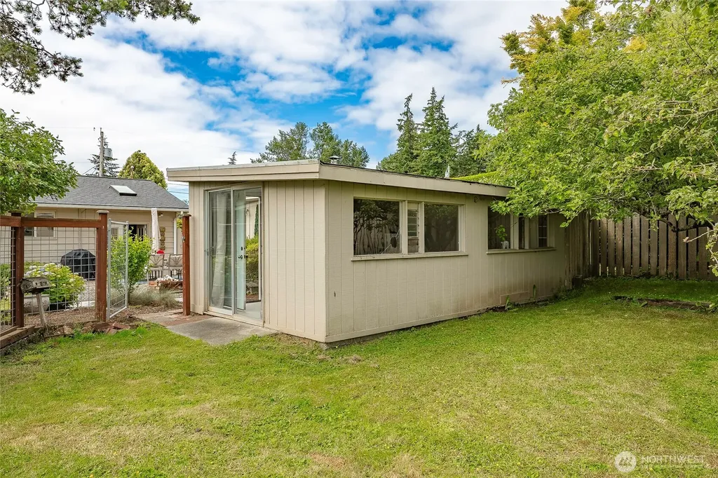 2808 Azalea Place Bellingham WA 98225
