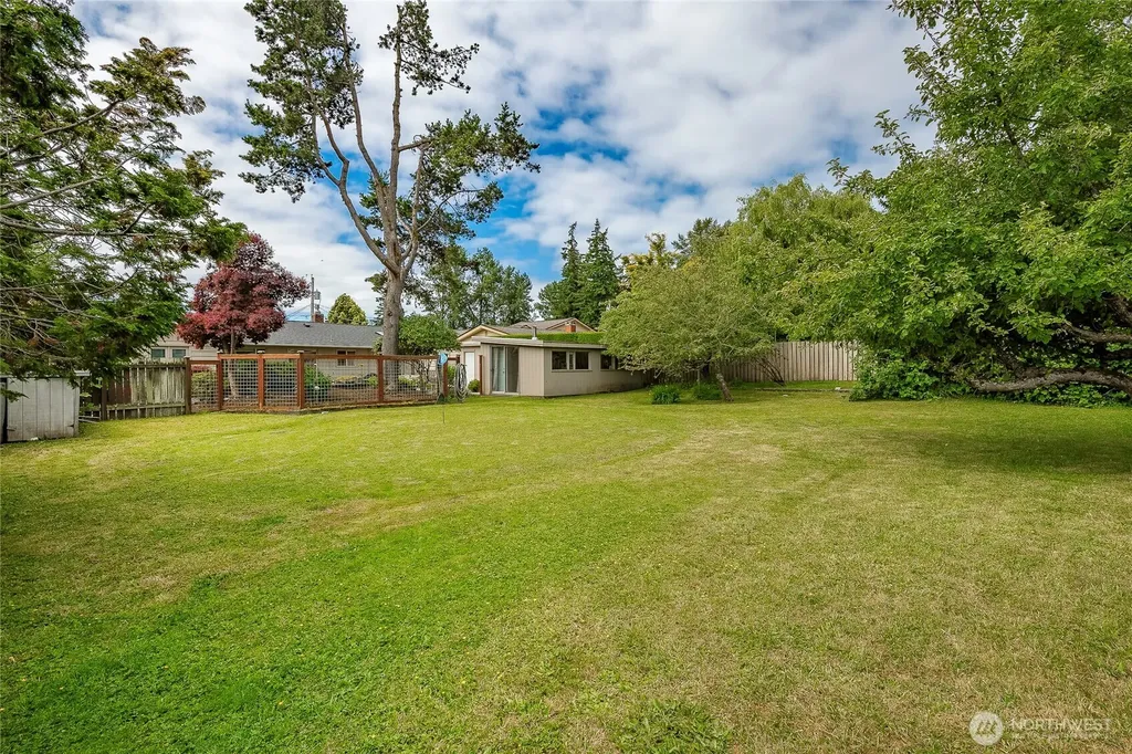 2808 Azalea Place Bellingham WA 98225