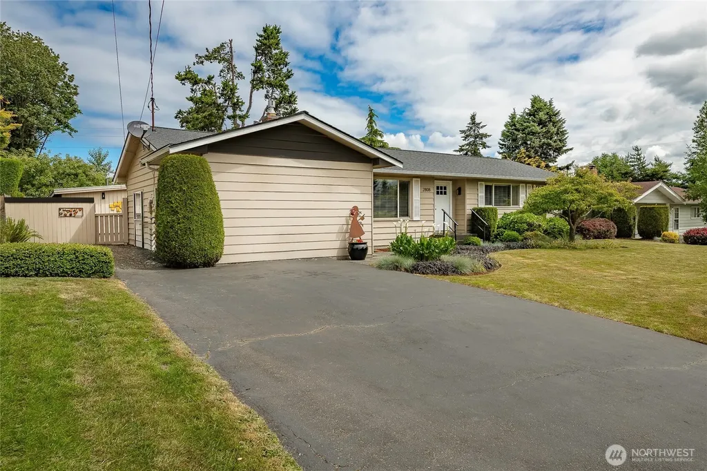 2808 Azalea Place Bellingham WA 98225