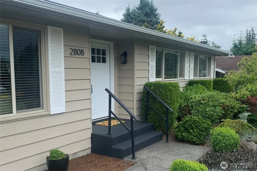 2808 Azalea Place Bellingham WA 98225