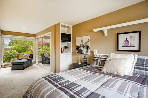 2808 Azalea Place Bellingham WA 98225