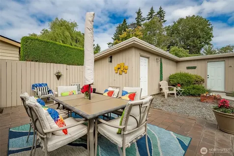 2808 Azalea Place Bellingham WA 98225