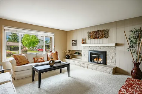 2808 Azalea Place Bellingham WA 98225