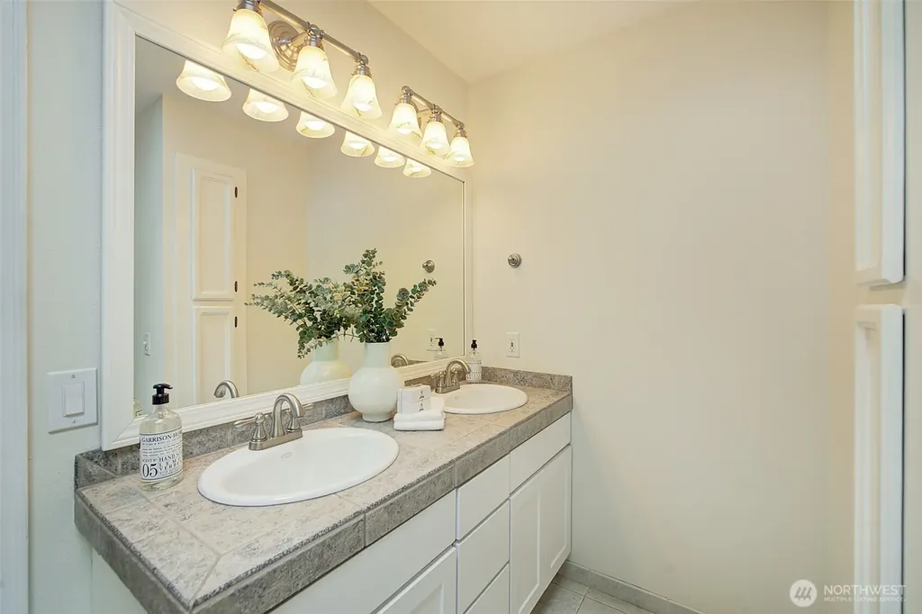 24116 107th Drive SE Woodinville WA 98077