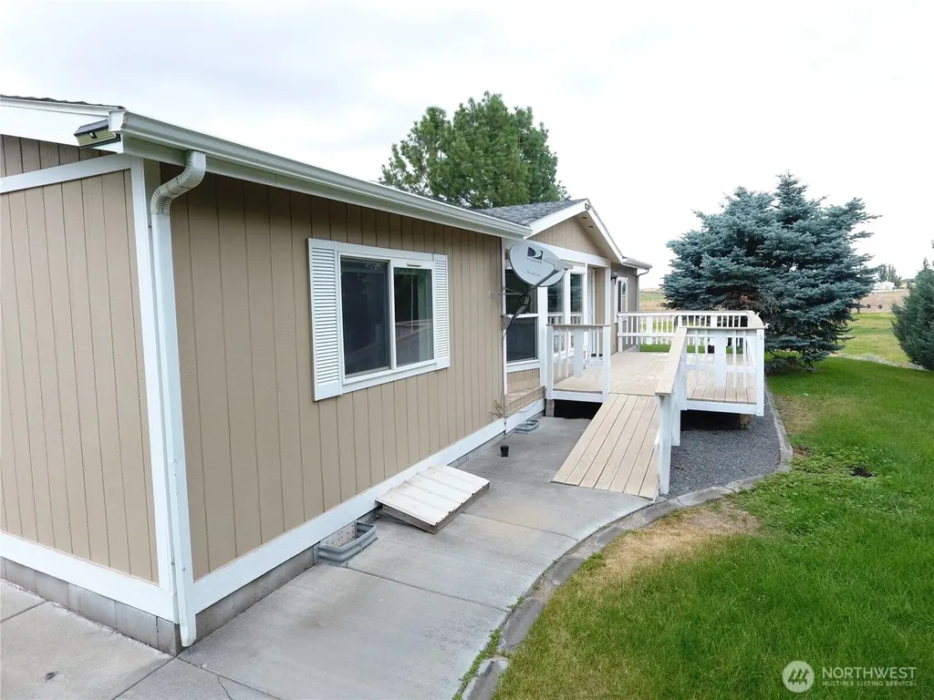 4828 Road 3.7 NE Moses Lake WA 98837