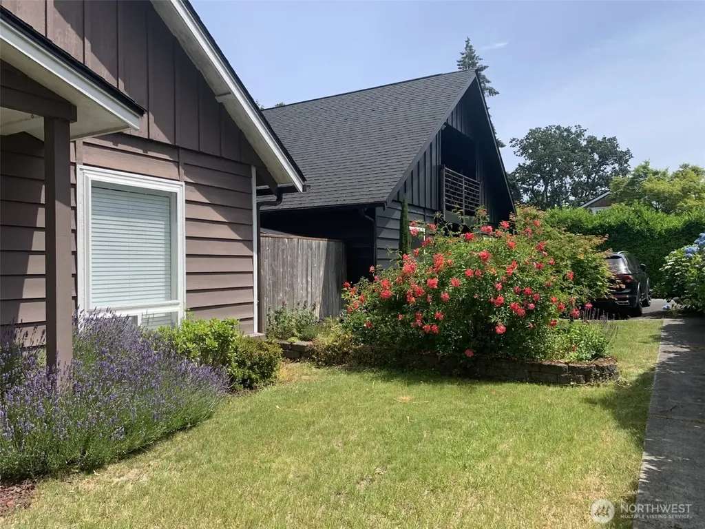 6502 Avondale Road SW Lakewood WA 98499