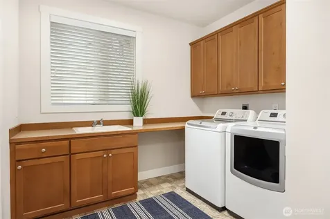 1226 269th Court SE Sammamish WA 98075