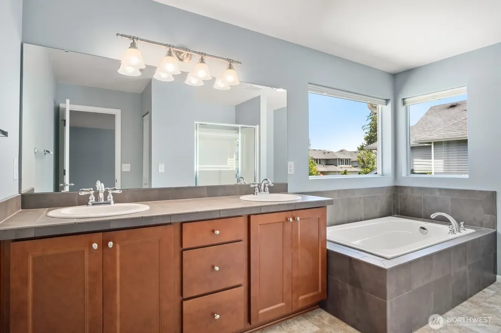 27579 214th Avenue SE Maple Valley WA 98038
