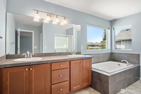 27579 214th Avenue SE Maple Valley WA 98038