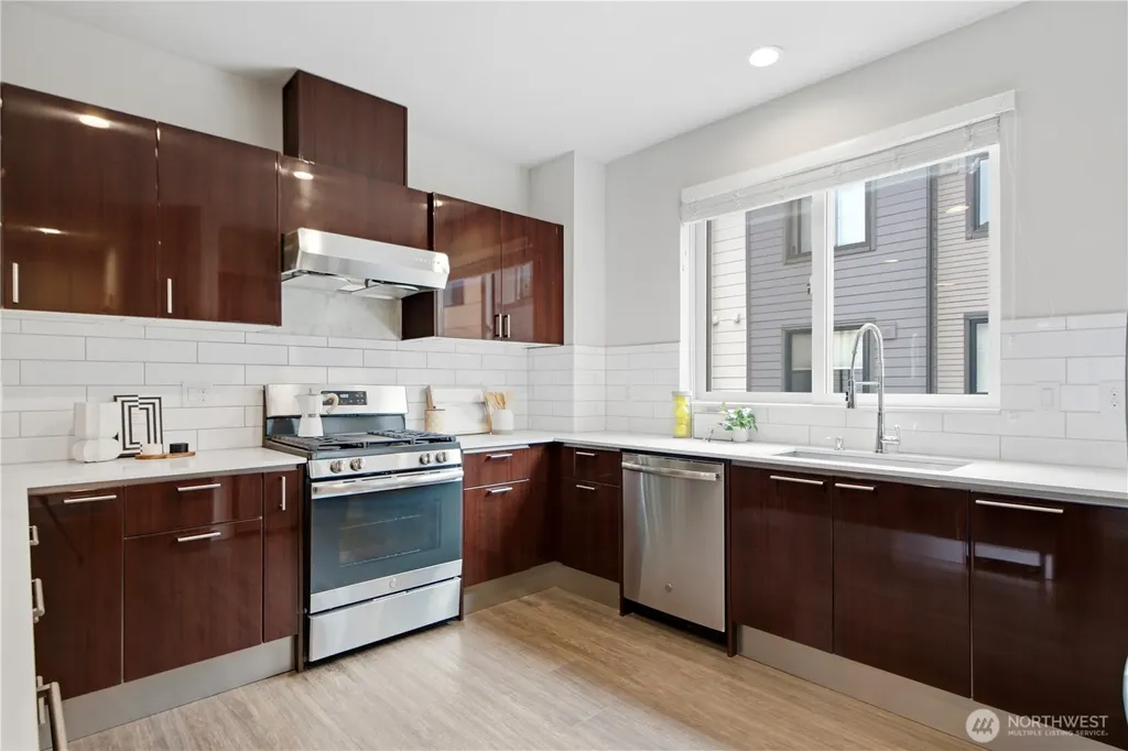 522 Glacier Walk SE Sammamish WA 98074