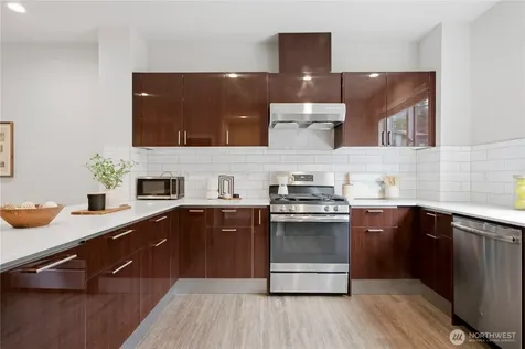 522 Glacier Walk SE Sammamish WA 98074