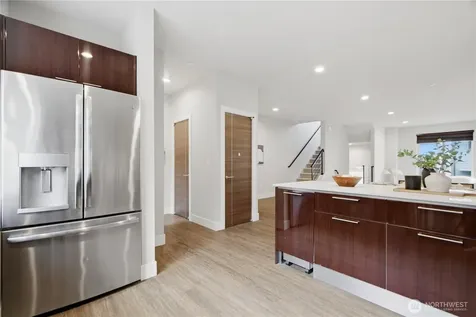522 Glacier Walk SE Sammamish WA 98074