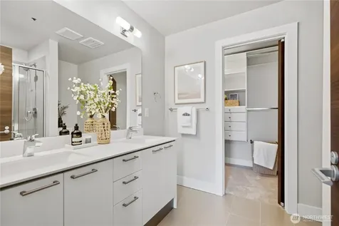 522 Glacier Walk SE Sammamish WA 98074