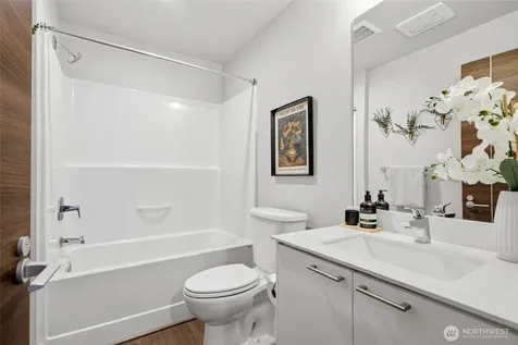 522 Glacier Walk SE Sammamish WA 98074
