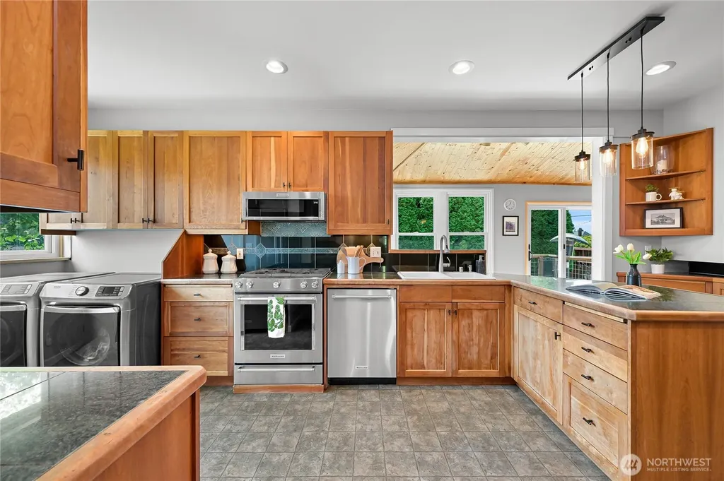 2600 Hampton Place Bellingham WA 98225