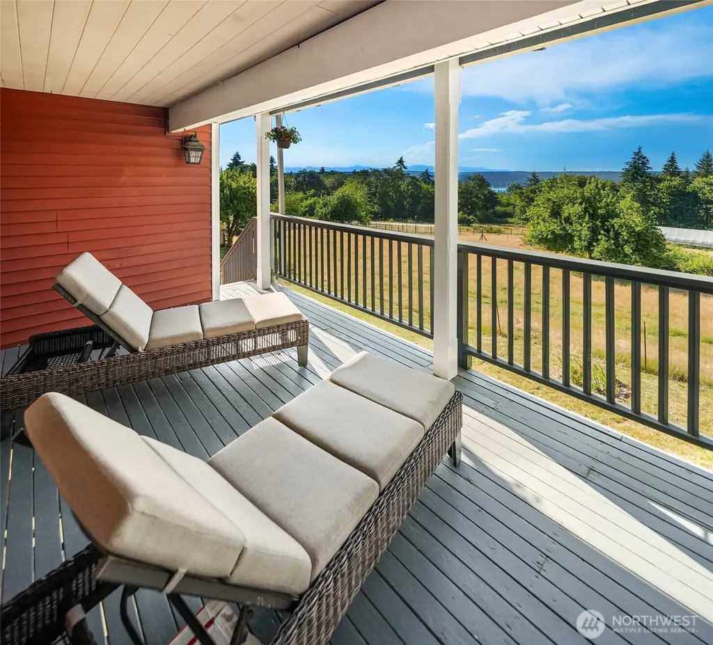7206 SW 248th Street Vashon WA 98070