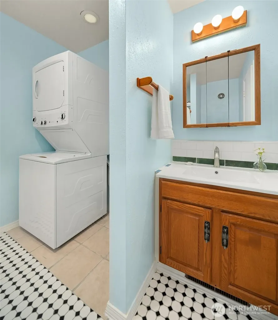 7206 SW 248th Street Vashon WA 98070