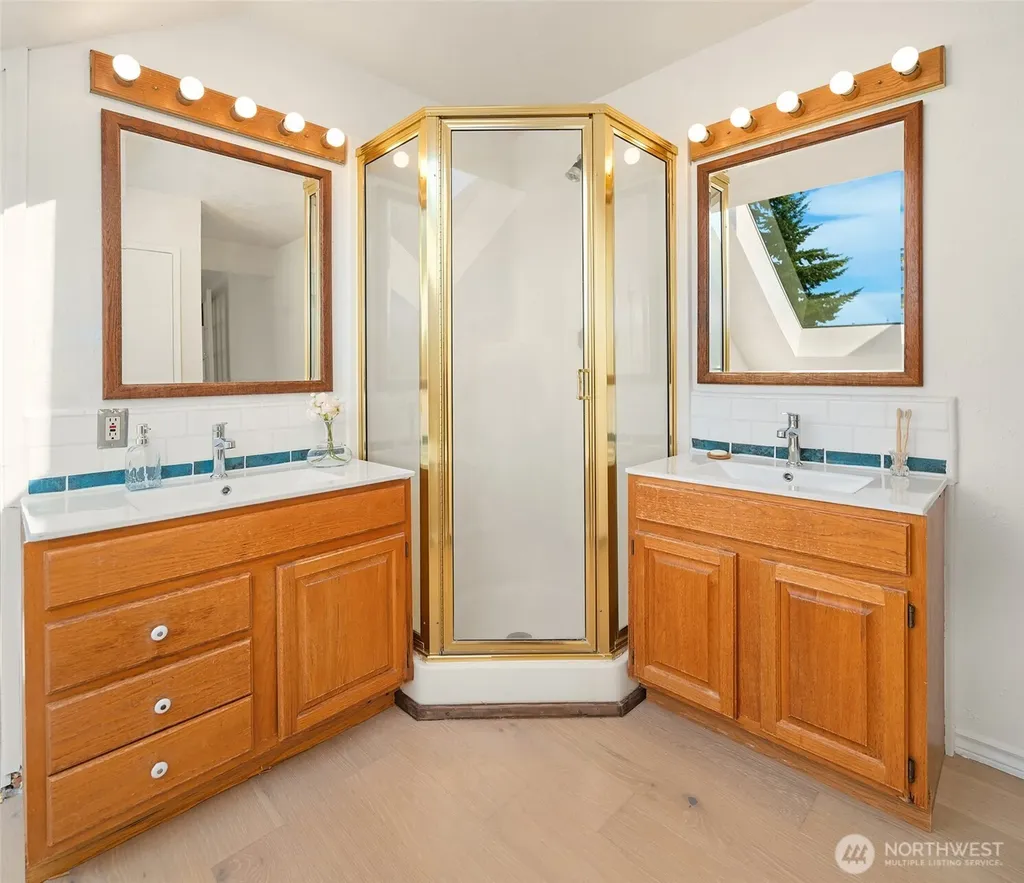 7206 SW 248th Street Vashon WA 98070