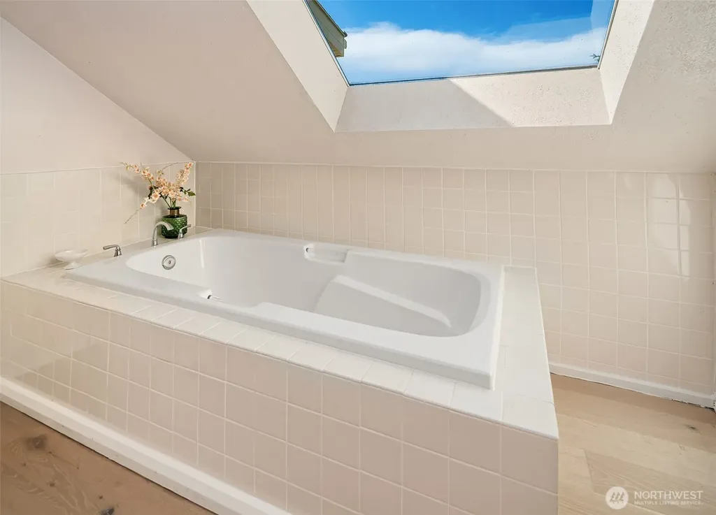 7206 SW 248th Street Vashon WA 98070