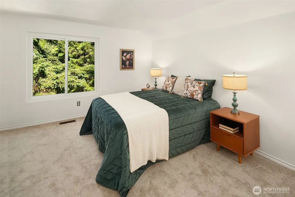 7206 SW 248th Street Vashon WA 98070