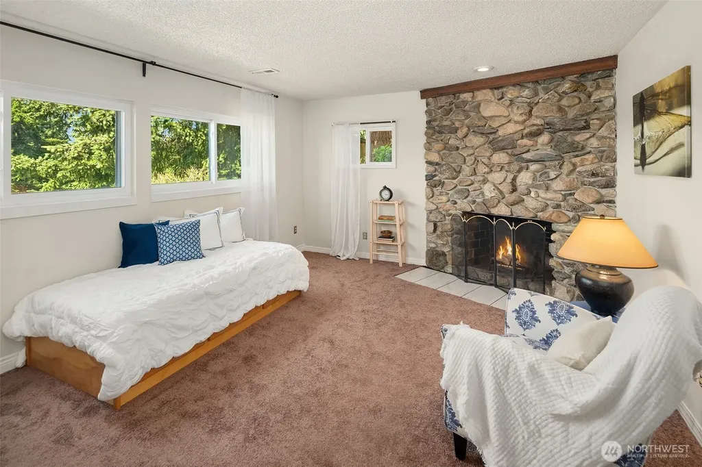 7206 SW 248th Street Vashon WA 98070
