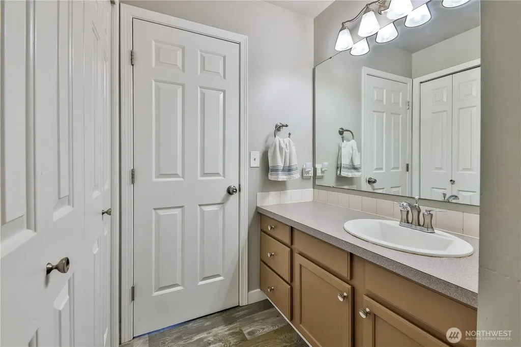 31900 104th SE Auburn WA 98092