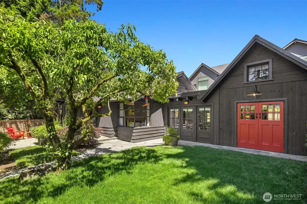 1426 37th Avenue E Seattle WA 98112
