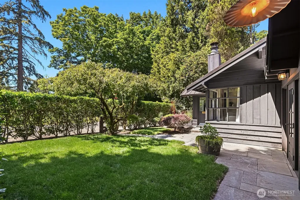 1426 37th Avenue E Seattle WA 98112