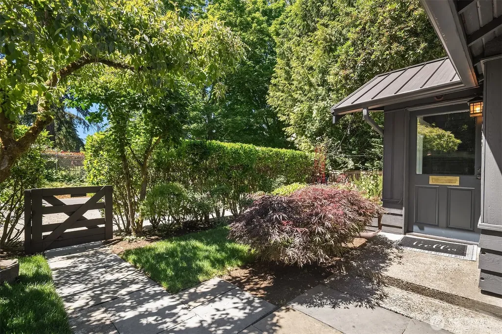1426 37th Avenue E Seattle WA 98112