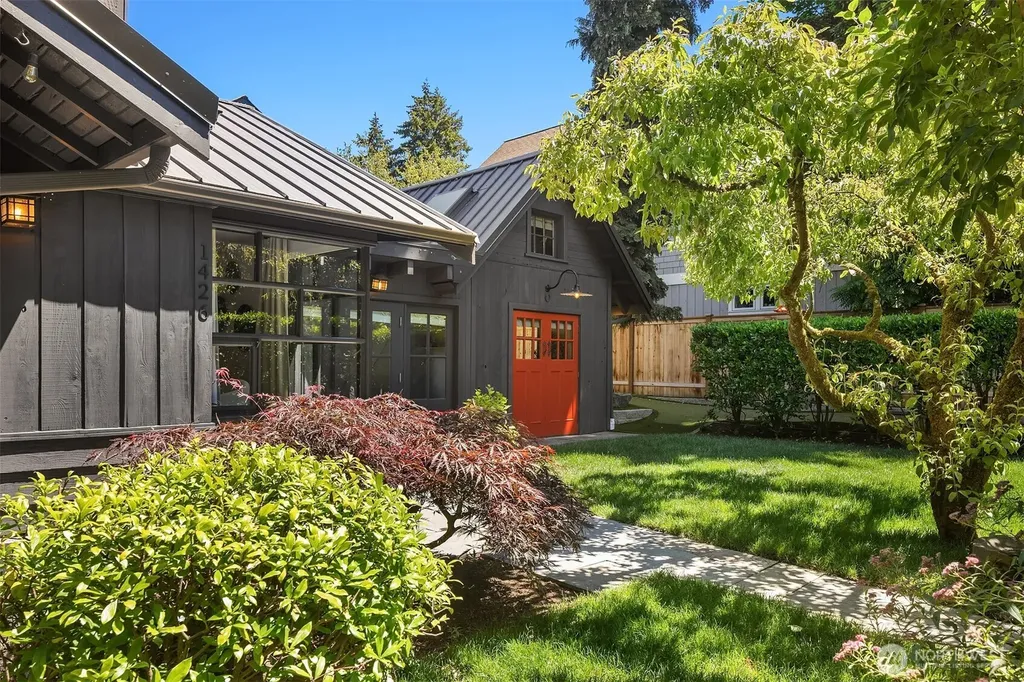 1426 37th Avenue E Seattle WA 98112